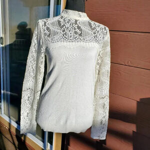 Joseph A. Women's Cream Colored Lace Long Sleeve Blouse Size Small
